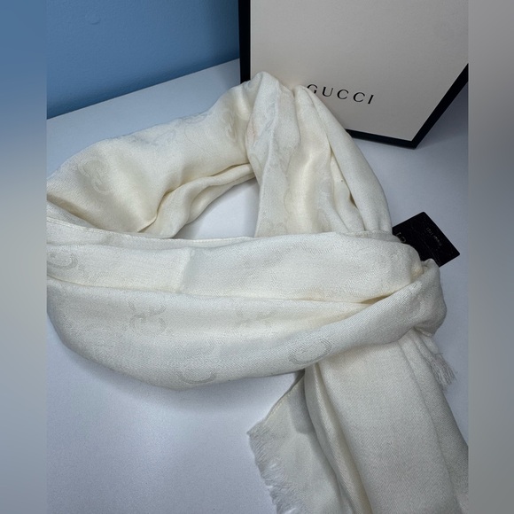 GUCCI Monogram Ivory Wool / Silk Guccissima Scarf Brand New With Tags 😻 - Picture 4 of 9